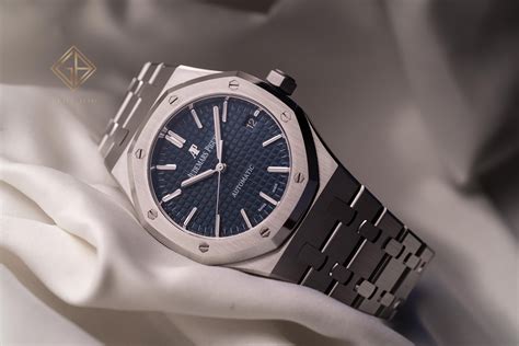 Audemars Piguet Royal Oak Review .